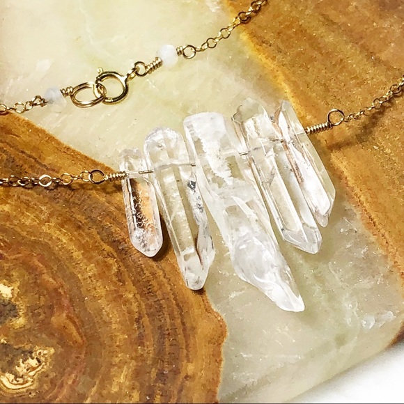 Crystal quartz point necklace on 14k gold chain - Picture 2 of 3